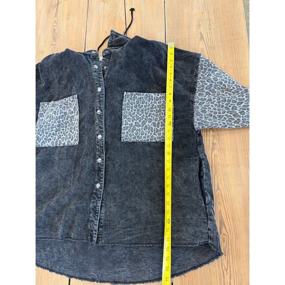 Oli & Hali‎ Hooded Button Up Corduroy Jacket Women's Medium Leopard Print Black - Picture 7 of 7